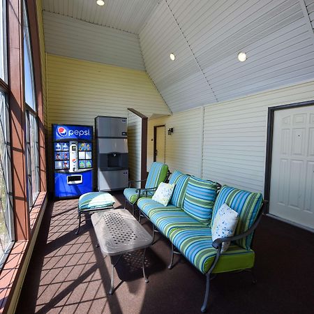 Best Western Plus Dockside Waterfront Inn Mackinaw City Eksteriør billede