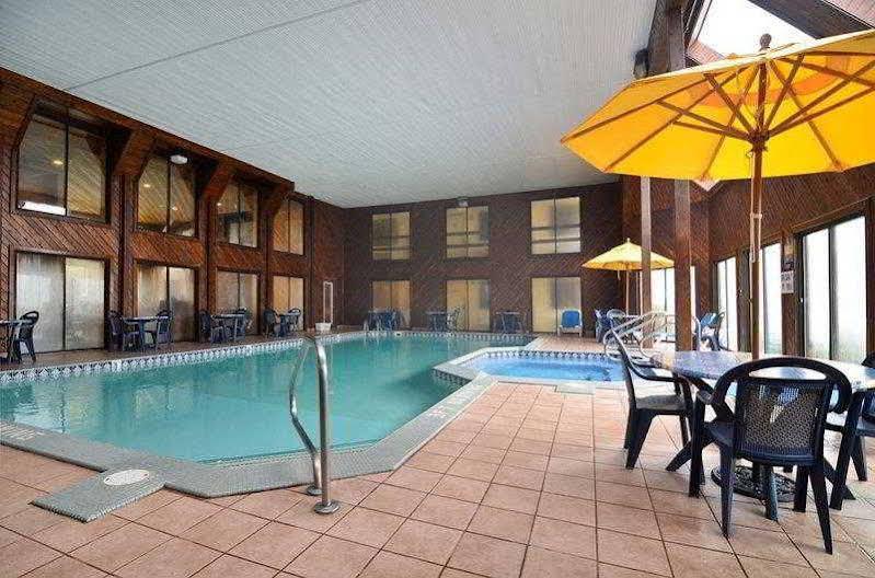 Best Western Plus Dockside Waterfront Inn Mackinaw City Eksteriør billede