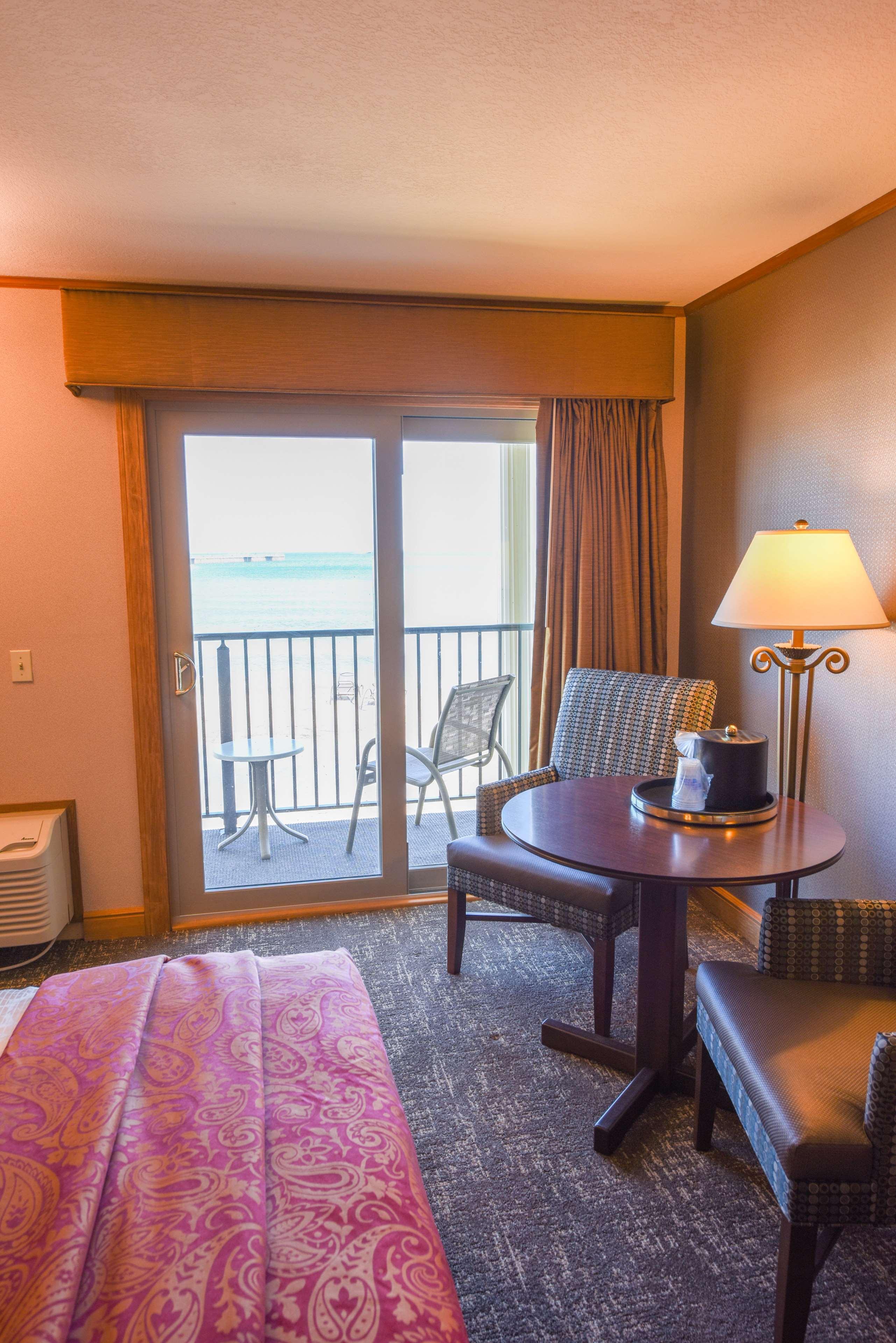 Best Western Plus Dockside Waterfront Inn Mackinaw City Eksteriør billede
