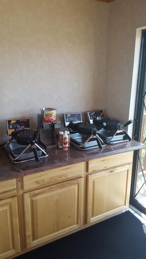 Best Western Plus Dockside Waterfront Inn Mackinaw City Eksteriør billede