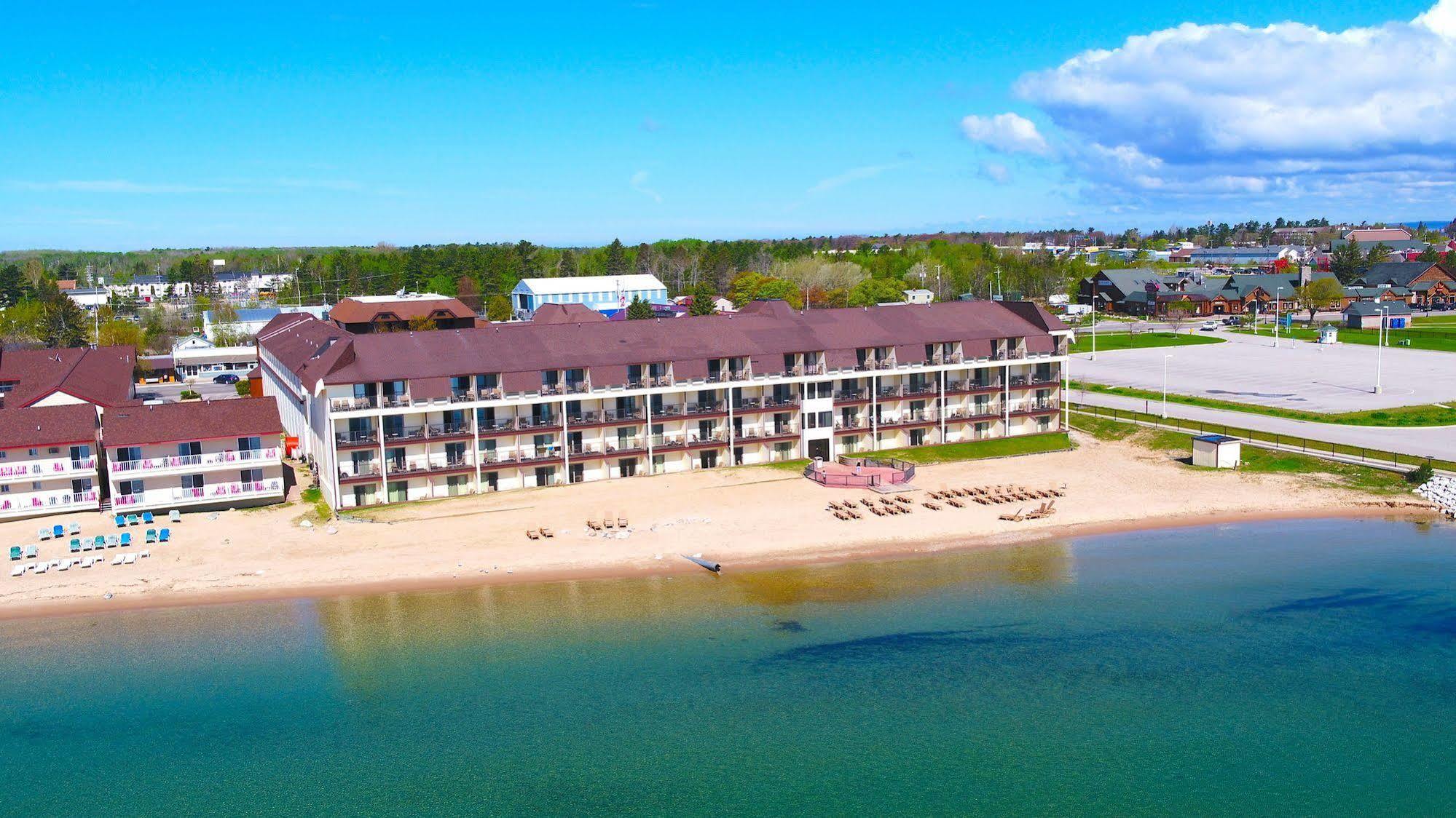 Best Western Plus Dockside Waterfront Inn Mackinaw City Eksteriør billede