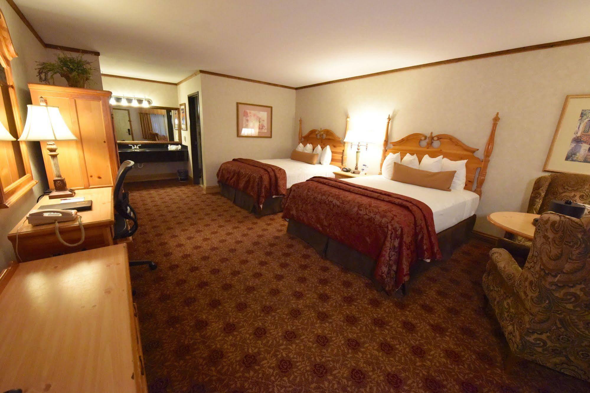 Best Western Plus Dockside Waterfront Inn Mackinaw City Eksteriør billede