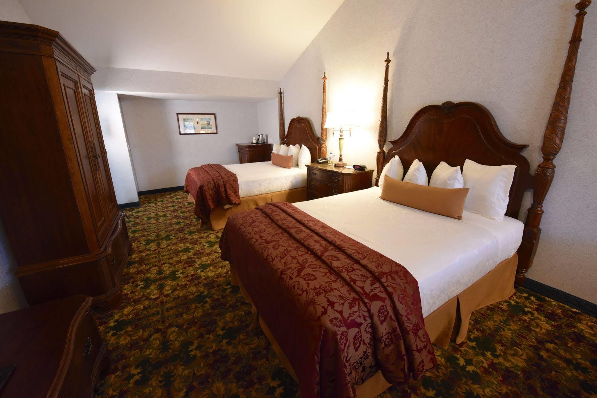 Best Western Plus Dockside Waterfront Inn Mackinaw City Eksteriør billede
