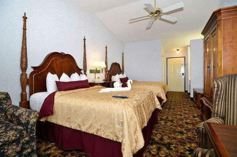 Best Western Plus Dockside Waterfront Inn Mackinaw City Eksteriør billede